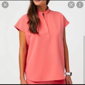 Figs scrub top size medium HOT CORAL